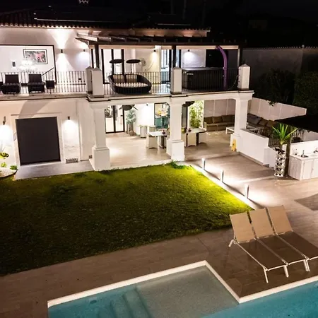 Villa New Zacaluca Pool Sauna & Gym *
