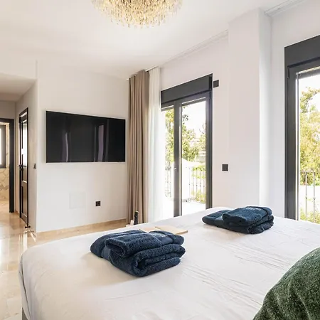 Villa New Zacaluca Pool Sauna & Gym *
